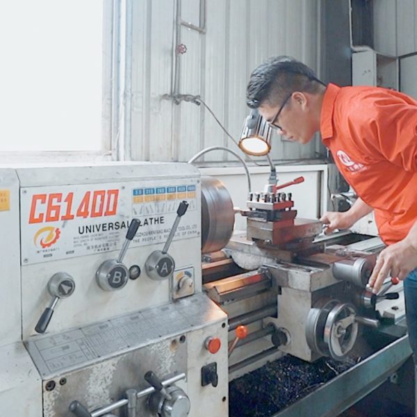 Universal lathe